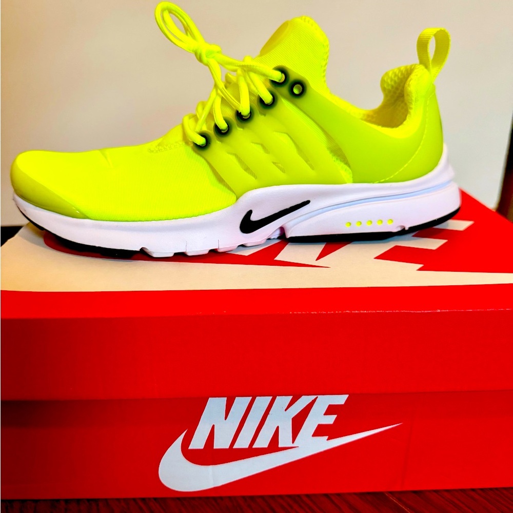 Nike Presto NWT